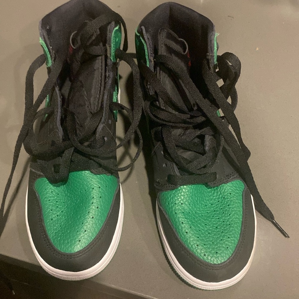 Nike Jordan 1 Retro High Pine Green and Black